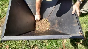 Pack dirt around the edges of the kiln to create a seal.
